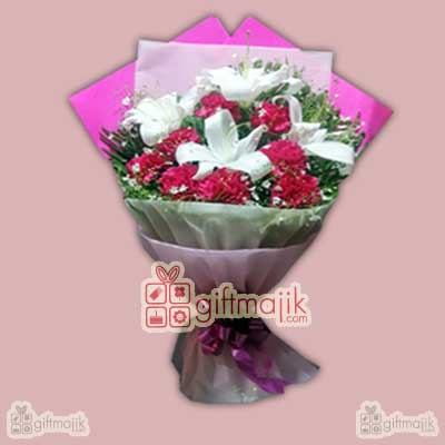 Buy Assorted Bunch of Lily and Pink Carnations