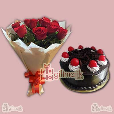 Send Bunch of 10 Red Roses with half kg Black Forest Cake