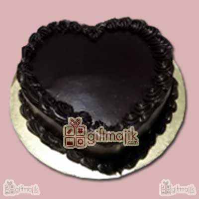 Tasty and for love of your life Heart Shape Chocolate Truffle cake