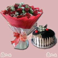 Send your loved ones 10 Red Roses bunch with half kg Choco Vanilla cake